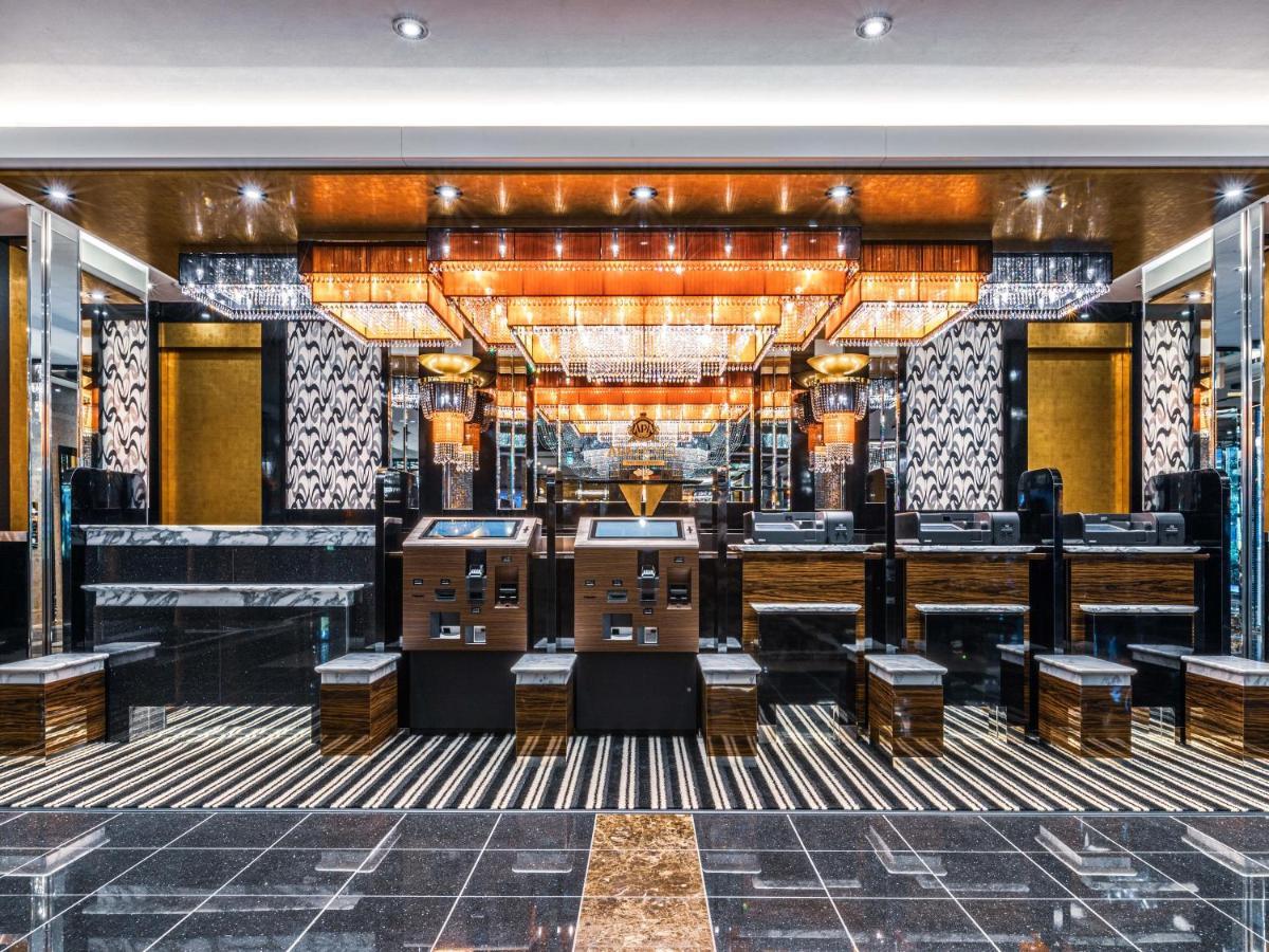 Apa Hotel Shin Osaka Ekimae Buitenkant foto
